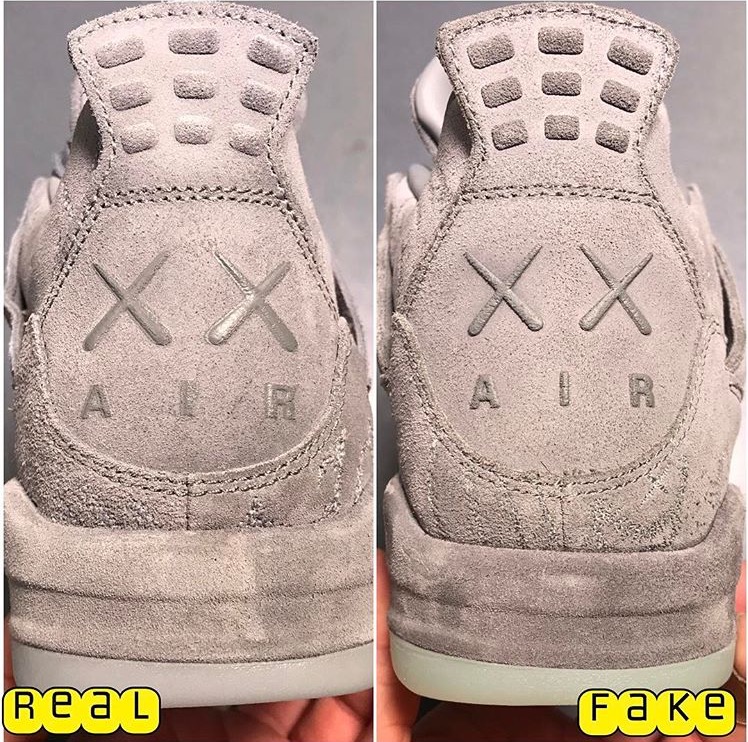 KAWS X AIR JORDAN 4 フェイクの見分け方