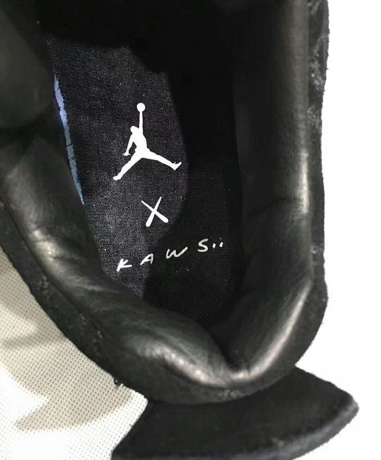 カウズ エア ジョーダン4 ブラック サンプル