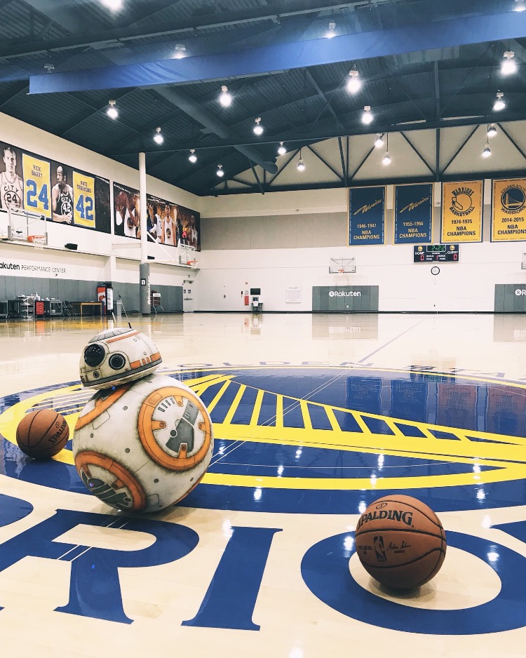 スター・ウォーズ BB-8 ゴールデンステート・ウォリアーズ 練習場